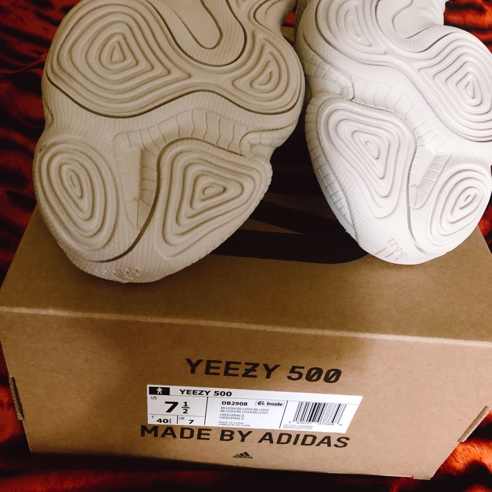 Yeezy 500 ‘Blush’ - Picture 4 of 8